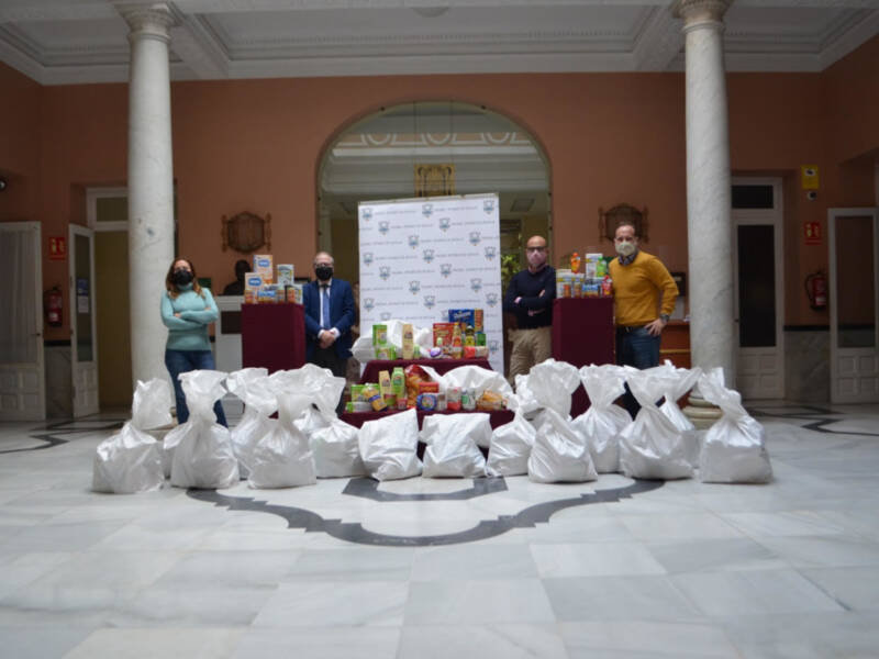 El Ateneo de Sevilla, a través de su Acción Social, ayuda a familias desfavorecidas en el mes de enero