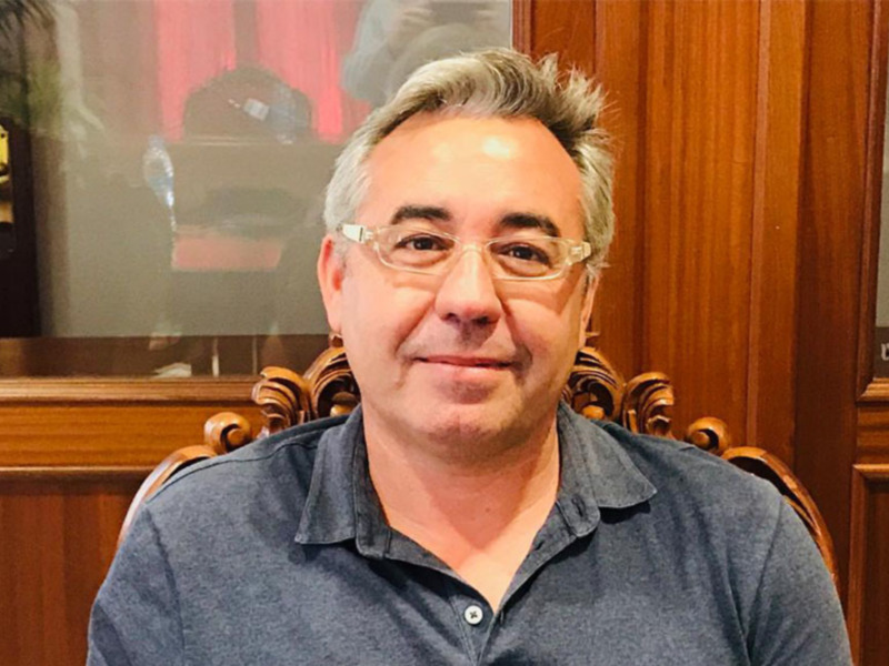 Pepe Mellado anuncia la puesta en marcha de la zona azul en Chipiona a mediados de este mes 