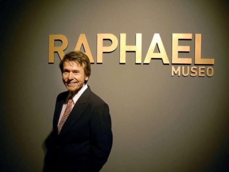 60 años en los escenarios y de filosofía 'raphaelista'