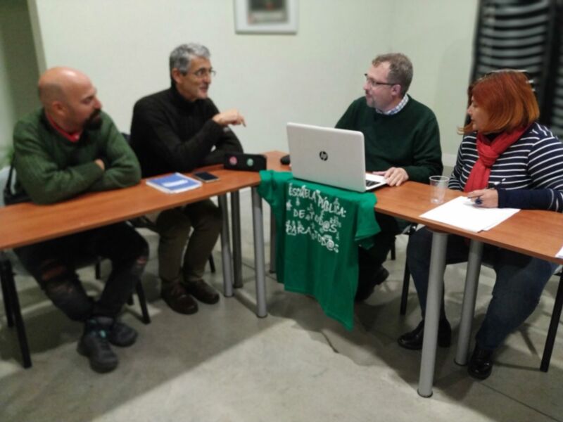 El área de Educación de IU Cádiz reclama a la Junta la vacunación de todo el personal que trabaja en centros educativos de la provincia
