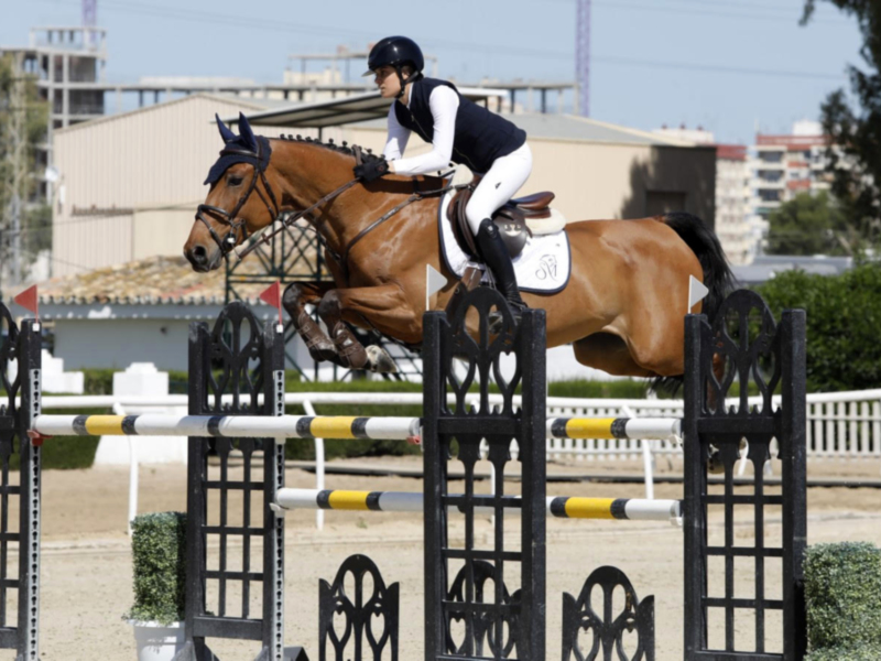 La campeona de España, Sira Martínez vence en la jornada inaugural del CSN4* de Pineda