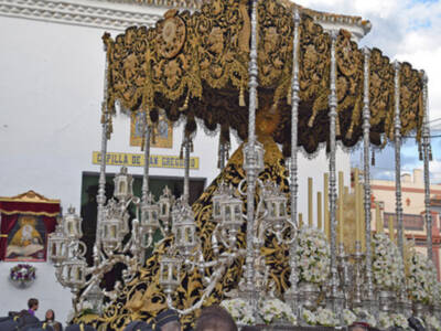 La Hermandad de la Soledad de la localidad sevillana de Alcalá del Río renueva sus Bandas para la Semana Santa 2022