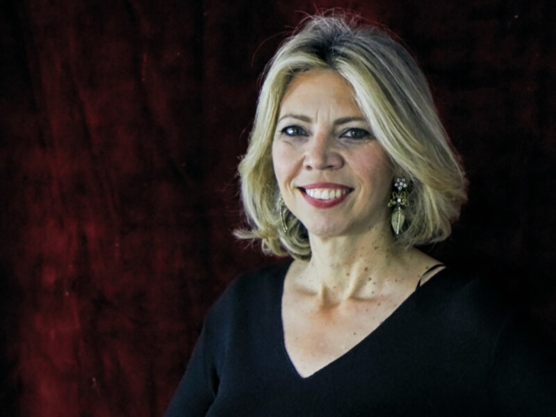  Marina Bernal Guerrero firmará ejemplares de Anónimos Infinitos 2 el próximo sábado día 30 en la Feria del Libro de Sevilla
