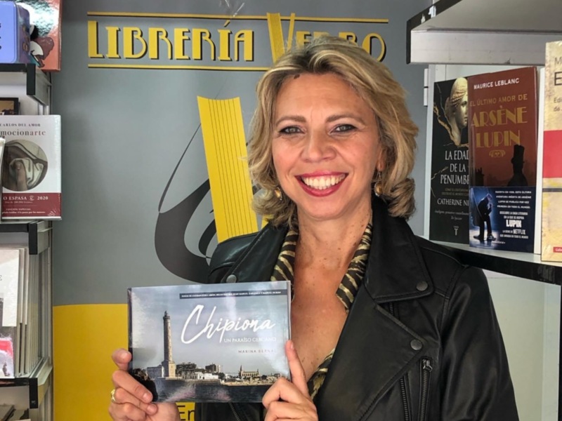 Chipiona, un paraíso cercano, de Marina Bernal presente en la Feria del Libro de Sevilla  junto a Anónimos Infinitos 2, dedicado al confinamiento. 