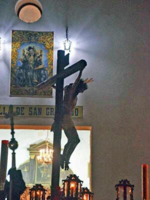 El Grupo de Fieles de Alcalá del Río celebra el Vía Crucis con el Cristo del Buen Fin