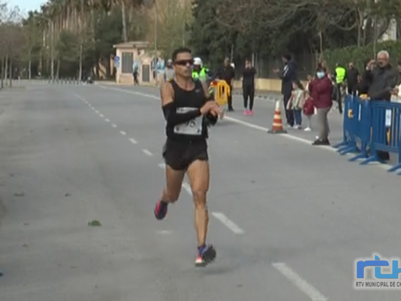 Triunfo incontestable de Sergio Mena en el retorno de la Carrera Popular del Día de Andalucía con Carmen Lobato como primera fémina