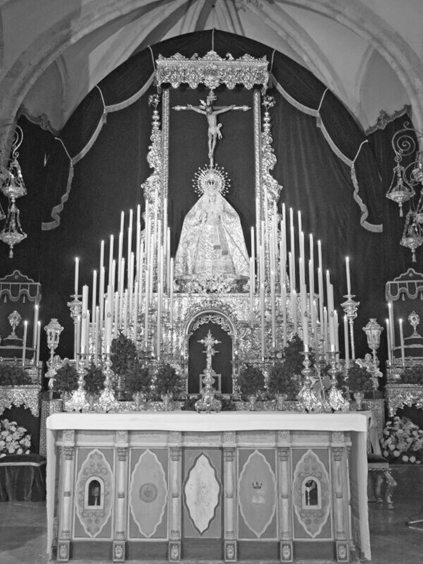 Altar de cultos para un mes de mayo diferente en Alcalá del Río