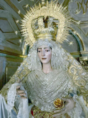 En Pentecostés la Hermandad de Jesús Nazareno de Alcalá del Río viste a su titular mariana en la festividad