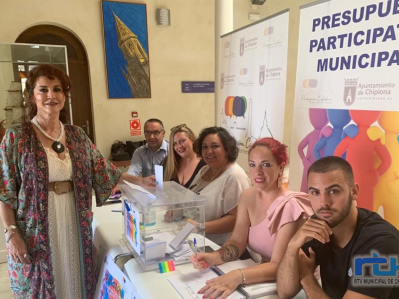 Isabel Mª Fernández da a conocer las cuatro propuestas elegidas en las votaciones de los Presupuestos Participativos de Chipiona 2022