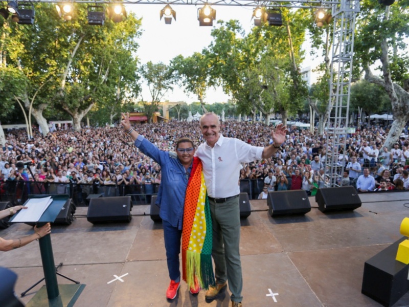El alcalde llama a la ciudad a seguir siendo “un ejemplo” de tolerancia y respeto hacia la diversidad sexual durante la manifestación del Orgullo