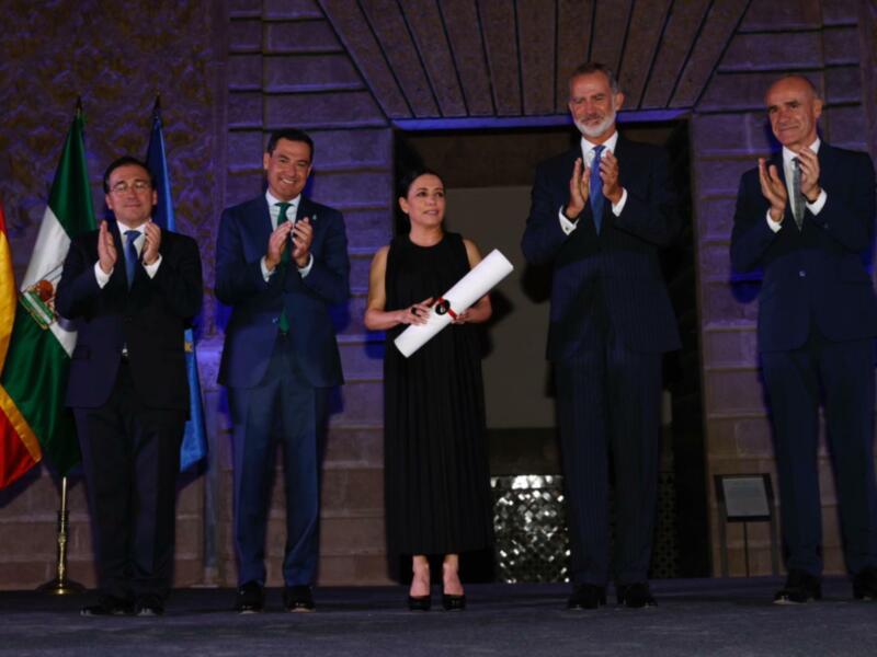 El Rey entrega a Eva Yerbabuena el primer Giraldillo Internacional de Flamenco ‘Ciudad de Sevilla"