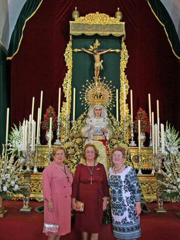 65 años de compromiso cofrade en Vera-cruz de Alcalá del Río