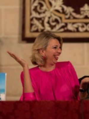 Marina Bernal firmará ejemplares de Anónimos Infinitos 3 este domingo en la Feria del Libro de Sevilla