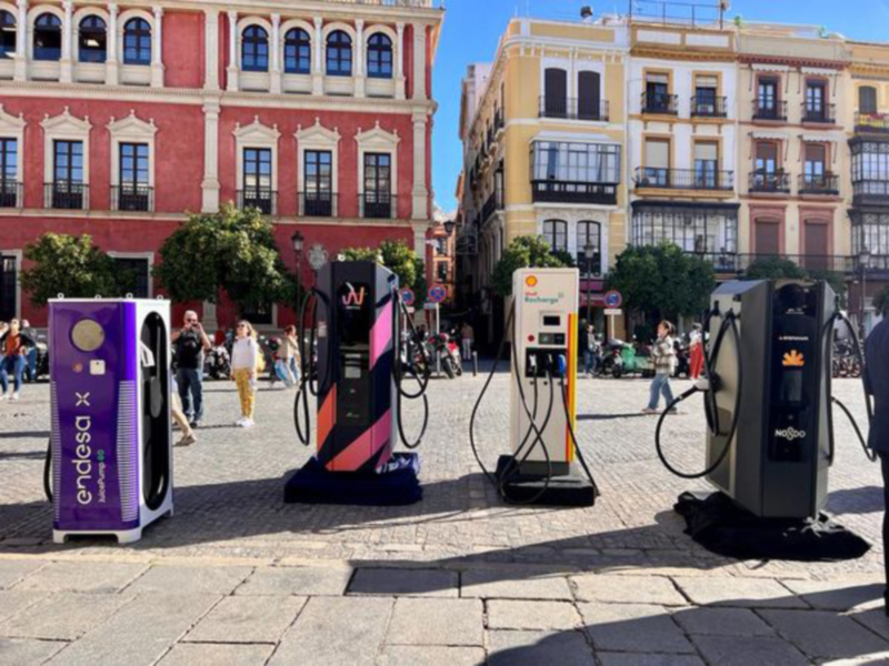 Sevilla licita la instalación de 700 puntos de recarga, la mayor licitación pública de este tipo en España hasta la fecha