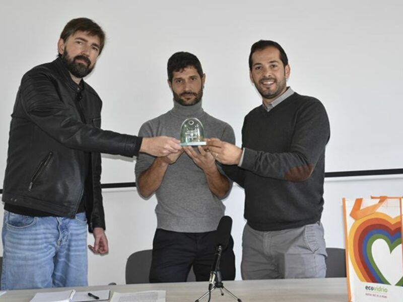 Chipiona recibe el galardón Iglú Verde de Ecovidrio por su compromiso con el medioambiente y la economía circular
