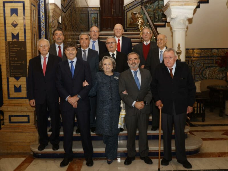 El Colegio de Abogados de de Sevilla celebró su fiesta anual, homenajeando a quienes han cumplido las bodas de oro y plata. 