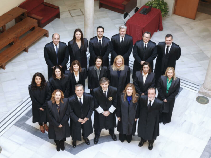 En la sede del Colegio de Abogados, ha tenido lugar la Junta General Extraordinaria del Ilustre Colegio de Abogados de Sevilla