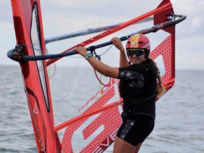 Pilar Lamadrid se estrena en los iQFoil International Games 2023