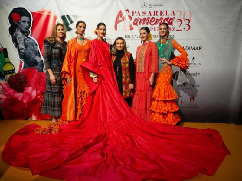 La Pasarela Flamenca Jerez se llena de alegría y estilo en su segundo día
