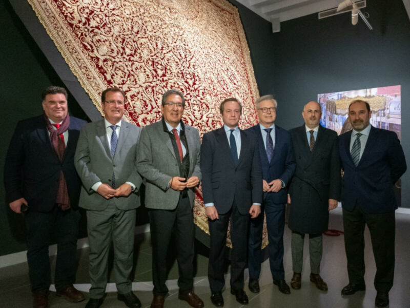 inauguración de la exposición ‘Bajo un manto de Amor’, organizada por la Hermandad del Amor para presentar los trabajos de restauración del manto