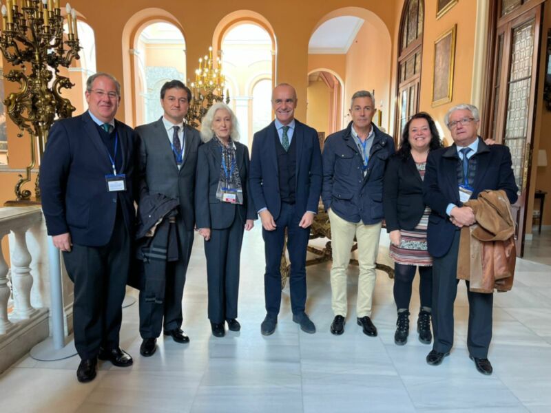 El Pleno del Ayuntamiento aprueba las nuevas nominaciones de diez vías en distintas zonas de la ciudad dedicadas a personalidades 
