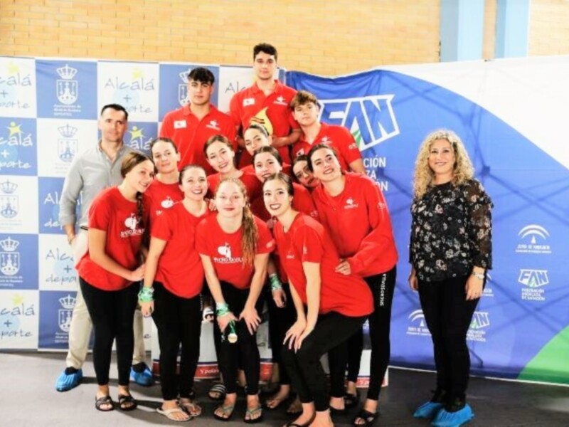 El Club Natación Sincro Sevilla se corona en los Campeonatos de Andalucía de natación artística