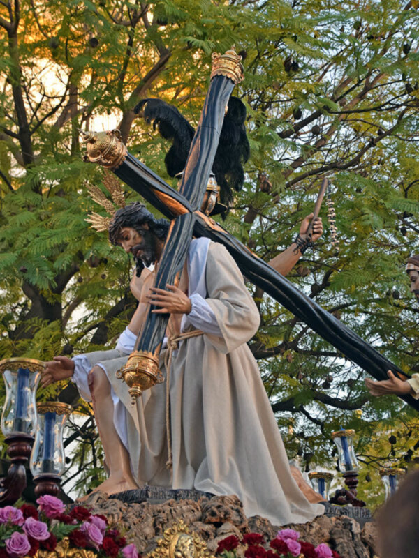 Así fue la salida procesional de Ntro. Padre Jesús de la Caridad en su Tercera Caída de Los Príncipes (Sevilla)
