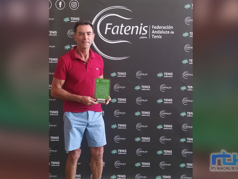 El tenista chipionero Manuel Massip se proclama subcampeón en el Campeonato de Andalucía de Tenis en categoría +60