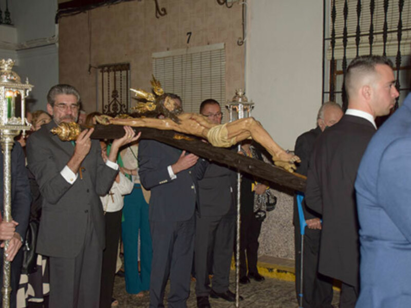Procesión de bajada de los titulares de la Hermandad de la Vera-cruz de Alcalá del Río