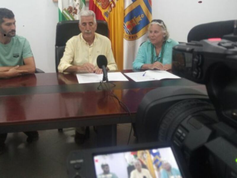 Firmado el convenio para la edición del libro de Teresa Lafita  sobre el monumento al Padre Lerchundi