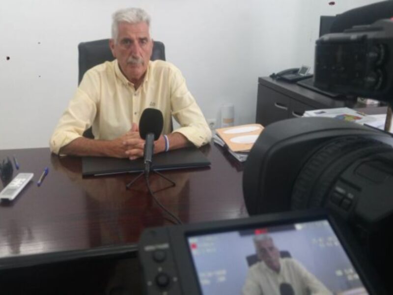 Luis Mario Aparcero anuncia que el reasfaltado de calles y rotondas y la obra de la calle Larga se realizarán después del verano