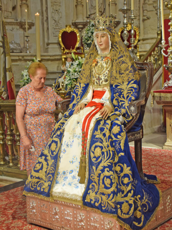 La Virgen de los Reyes Patrona de Sevilla y de su archidiócesis regresa a su camarín tras la segunda veneración