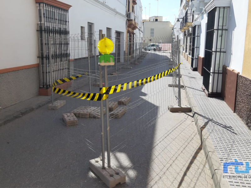 Todo dispuesto para el inicio de los trabajos de mejora del acerado y la infraestructura de la calle Cuatro Esquinas 