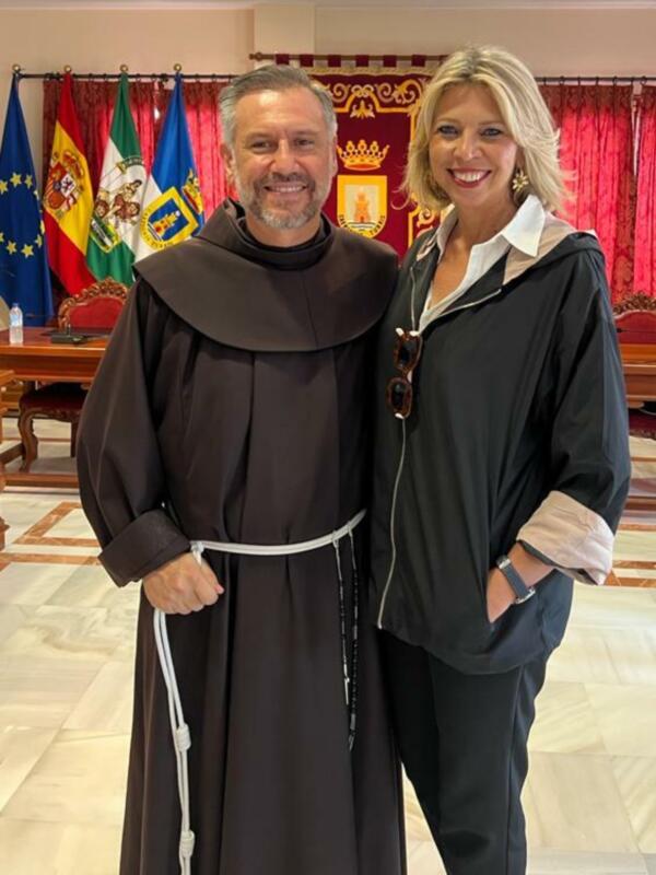 Marina Bernal agradece su nombramiento oficial como Hija Adoptiva de Chipiona