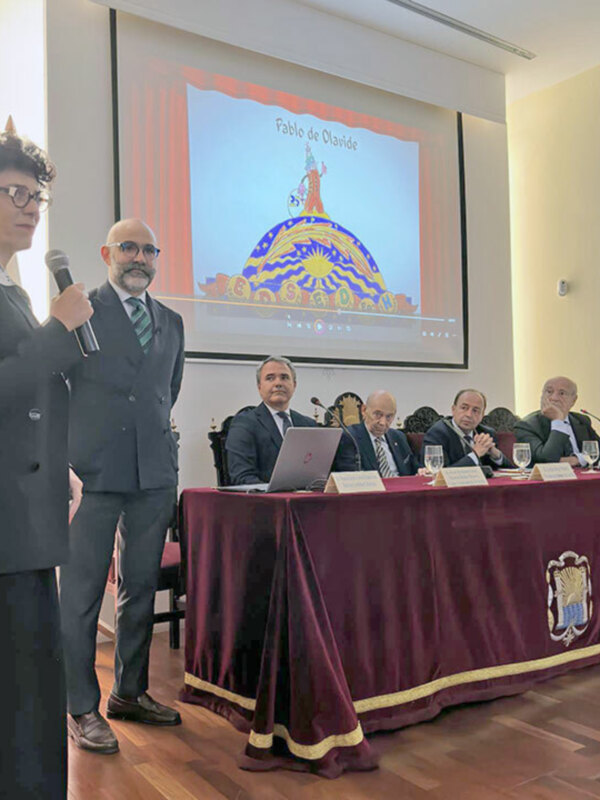 El Ateneo de Sevilla presentan las nuevas carroza que formaran parte de la cabalgara de Reyes 2024