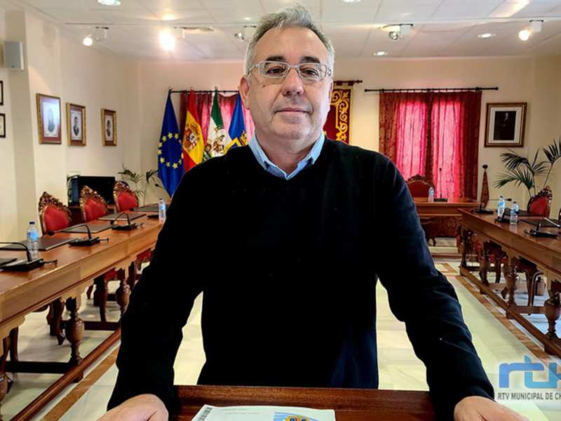 Pepe Mellado informa de la finalización del proyecto de reasfaltado en la Avenida de la Estación en prolongación de la calle Vía Láctea y Tierra