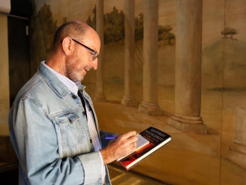 Francisco Correal presenta su primer libro de semana santa, “Como sigue llorando Sevilla…” en la Cámara de Comercio de la mano de Cristóbal Cervantes