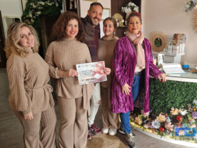 Salón de Estética Tere Franco primer premio del concurso de escaparatismo navideño en Chipiona