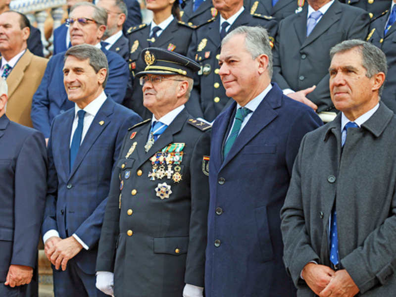 El alcalde de Sevilla celebra el bicentenario de la Policía Nacional en un acto institucional