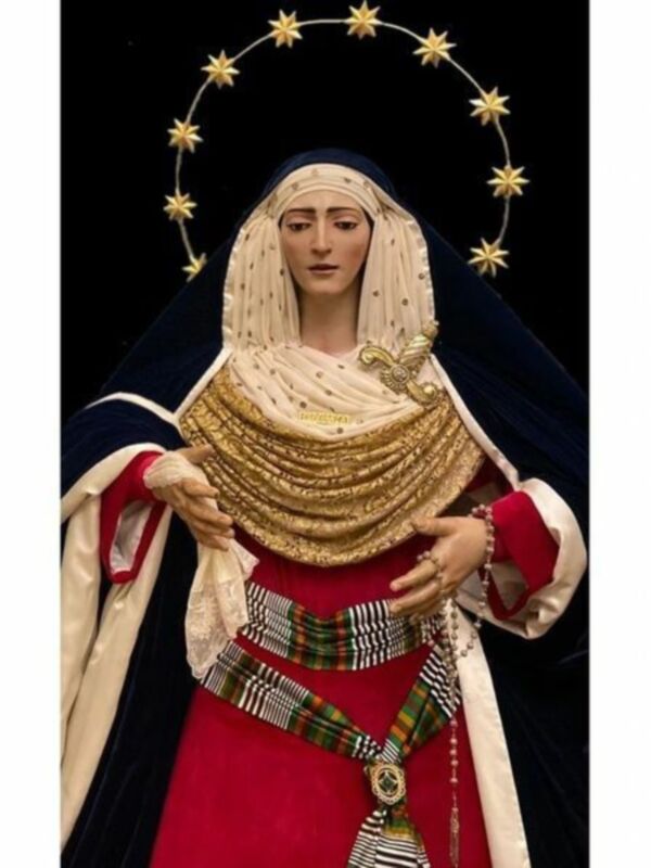 Maria Santisima de la Esperanza de Alcalá del Río vestida para la Cuaresma en Tiempo de penitencia, ayuno y abstinencia