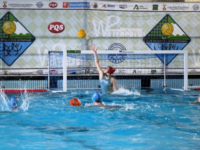 Varapalo en Primera para las chicas del Club Waterpolo Dos Hermanas PQS, que toma oxígeno en Segunda masculina