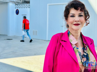 Isabel María Fernández presenta la cámara refrigerada para el depósito de los residuos del Mercado de Abastos que evitará malos olores 