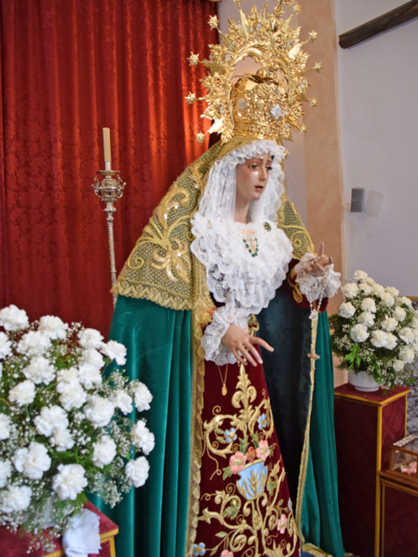 La venerada virgen sevillana de María Santisima de la Fe y entrega en Solemne Besamanos