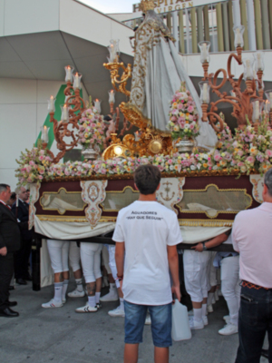 Sevilla estrena julio con las procesiones, el Carmen de San Leandro