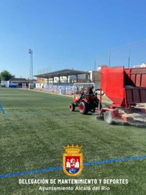 Mantenimiento y Acondicionamiento del Terreno de Juego del Estadio Municipal de Alcalá del Río