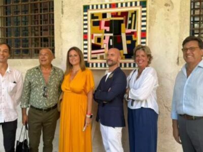 El Ayuntamiento hispalense asiste a la exposición Homo Faber en apoyo a la artesanía de Sevilla 