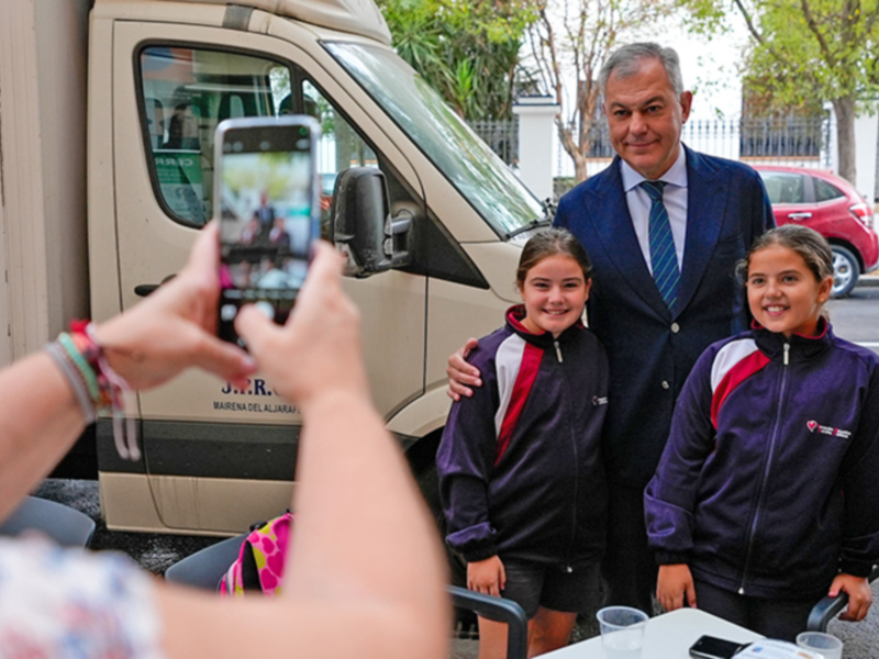 El alcalde de Sevilla José Luis Sanz en la apertura del curso escolar