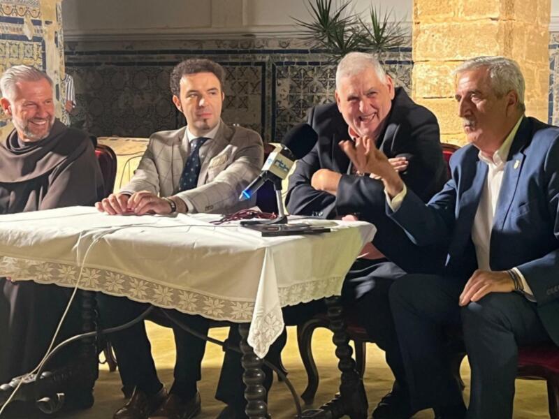 Interesante y multitudinaria Presentación  de los libros  "Conde de Regla" de Pablo Borrallo  y “Regla de Chipiona” de Miguel Gallardo 