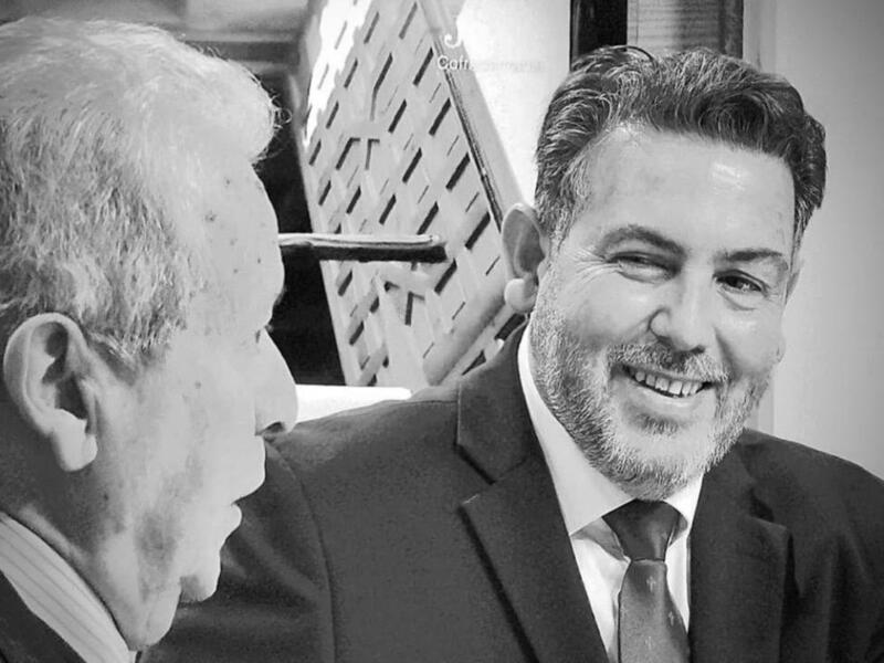 Andrés Cañada hijo se despide de Andrés Cañada padre