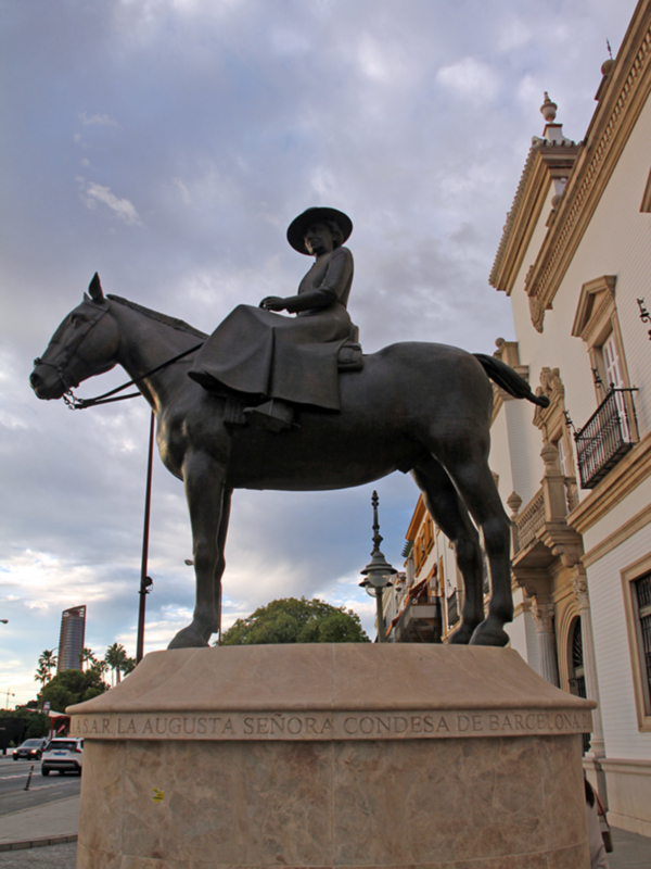 Presentado el libro "Lugares de Paz y Oración. Hortus Conclusus" en la Real Maestranza de Caballería de Sevilla.